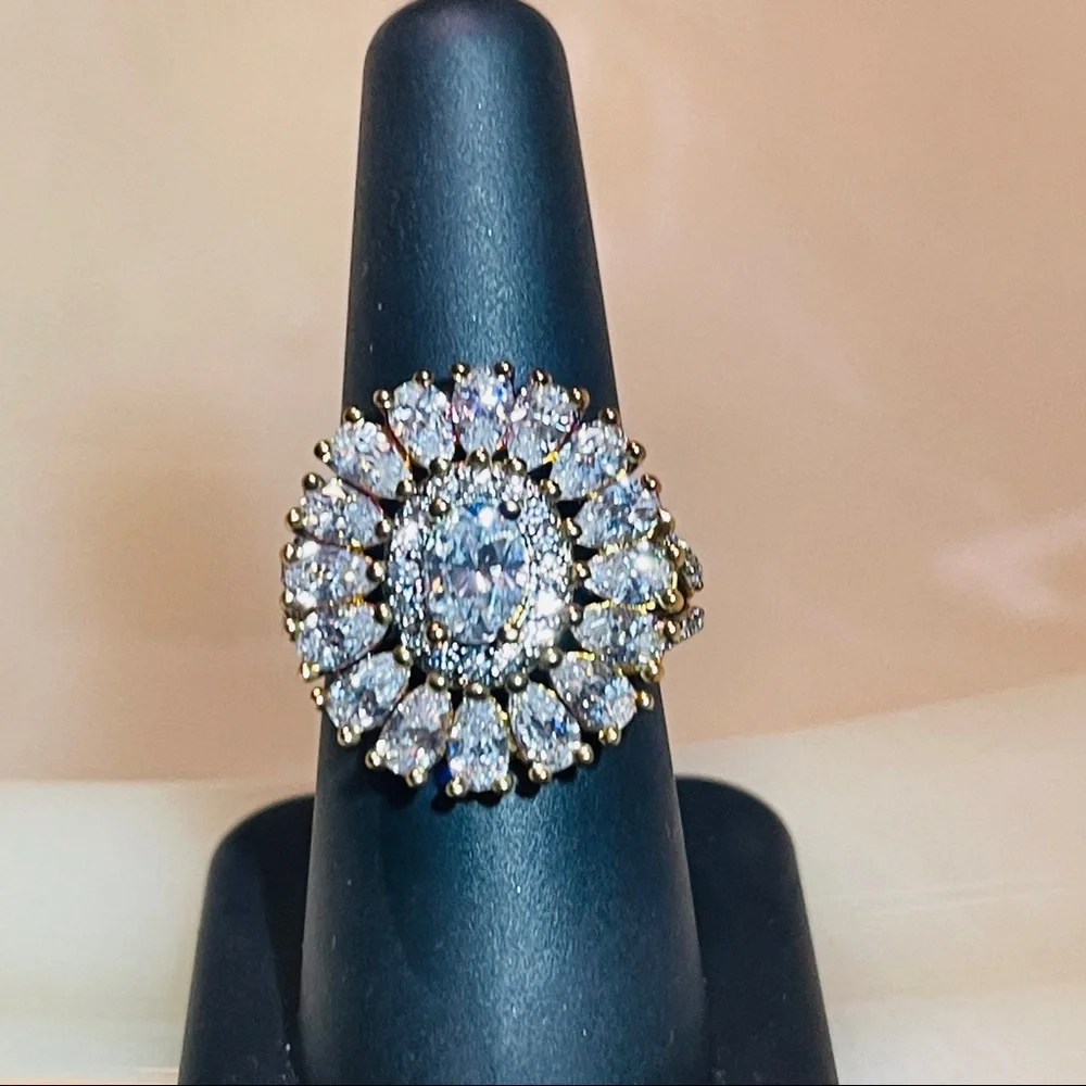 🌺Beautiful PAJ OZ GP. 925 Sterling Silver White Topaz Dinner Ring! - Picture 6 of 16